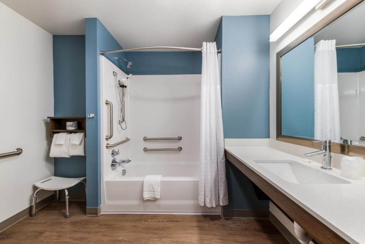 Hotel Woodspring Airport North Veterans Expressway 2*
