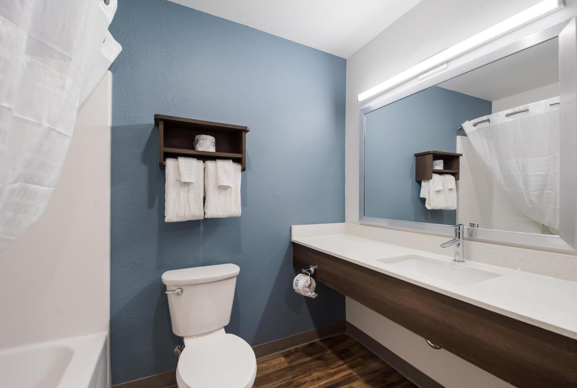 Hotel Woodspring Airport North Veterans Expressway 2*